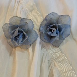 Vintage 1940s Floral Shell Earrings – Romantic & Elegant